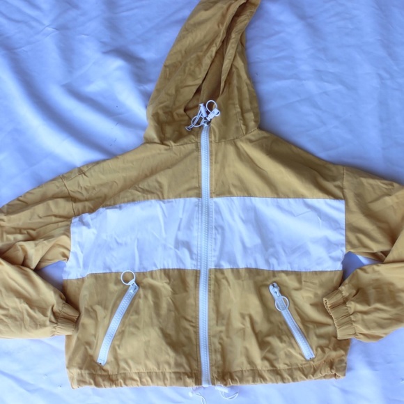 Women’s windbreaker